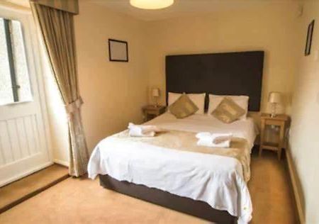 Cambrian Inn Tredegar Exteriör bild