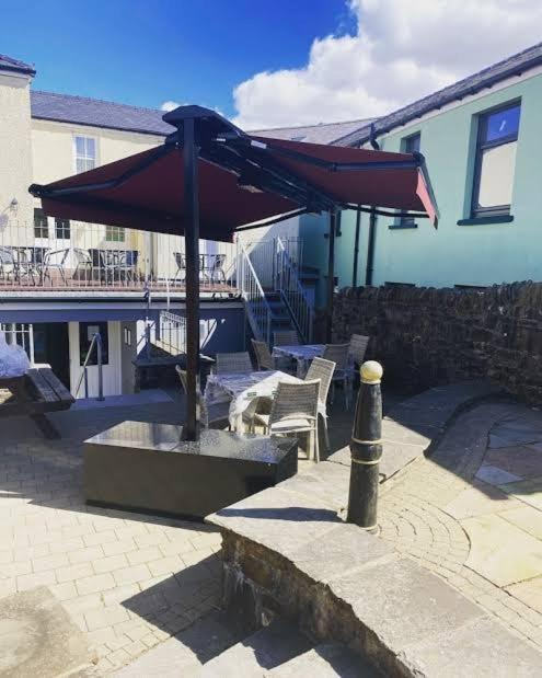 Cambrian Inn Tredegar Exteriör bild